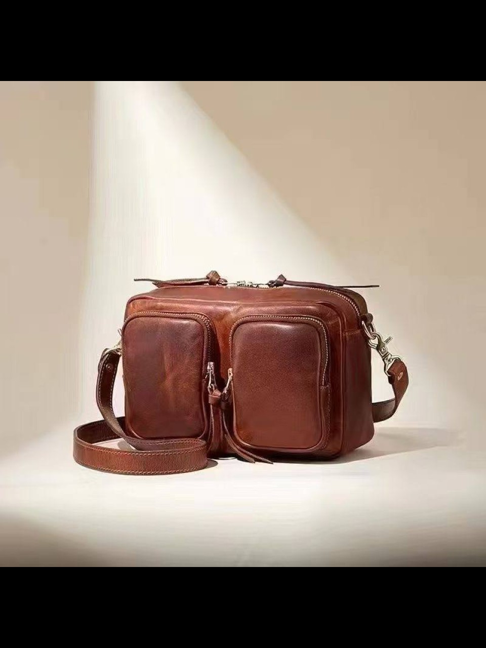 ტყავის ჩანთები