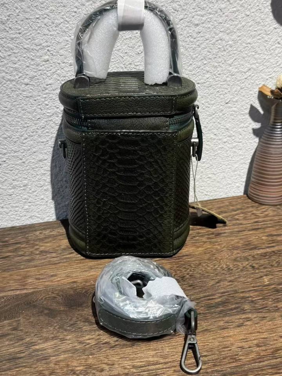 ტყავის ჩანთები