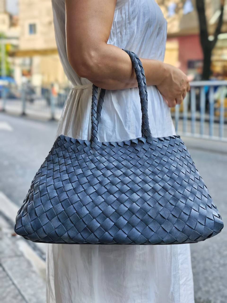 ტყავის ჩანთები