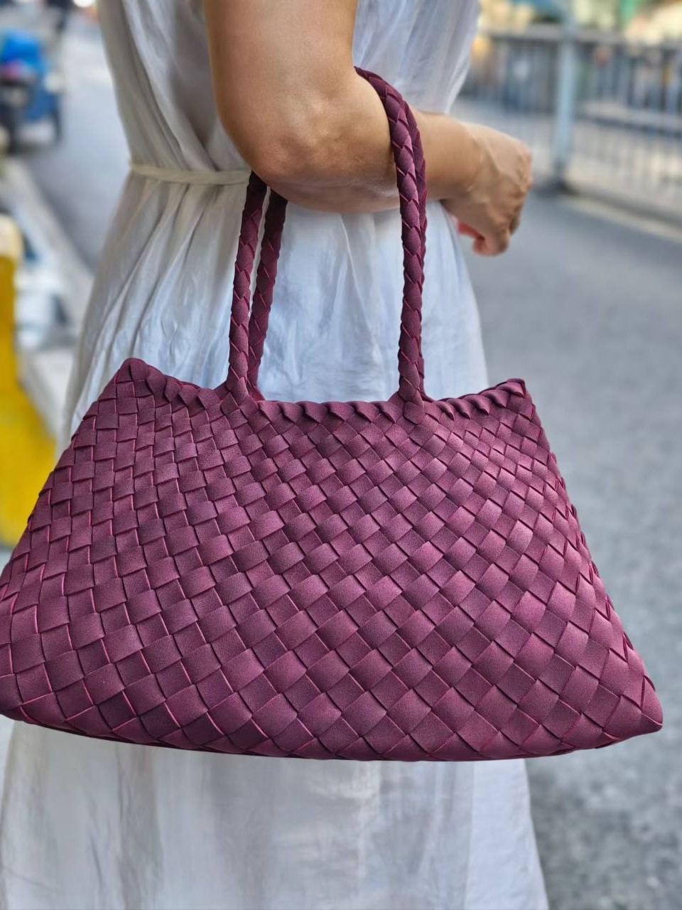 ტყავის ჩანთები