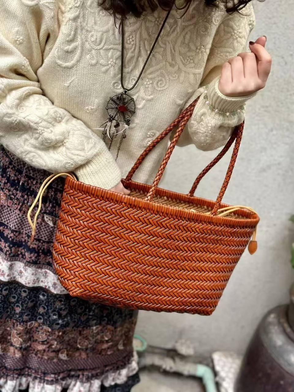 ტყავის ჩანთები