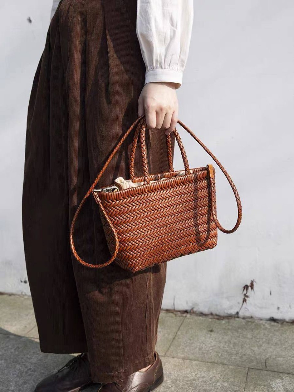 ტყავის ჩანთები