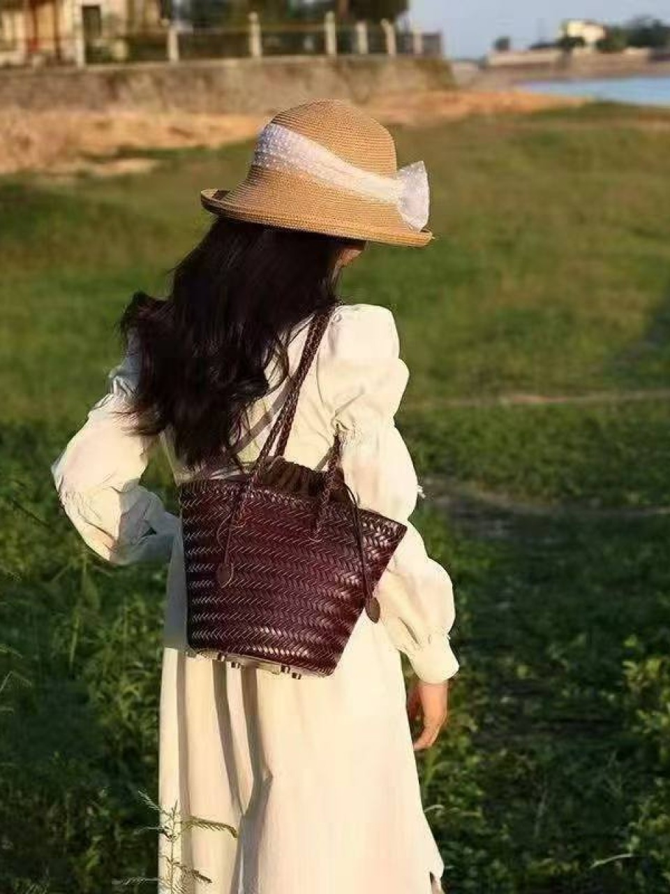 ტყავის ჩანთები