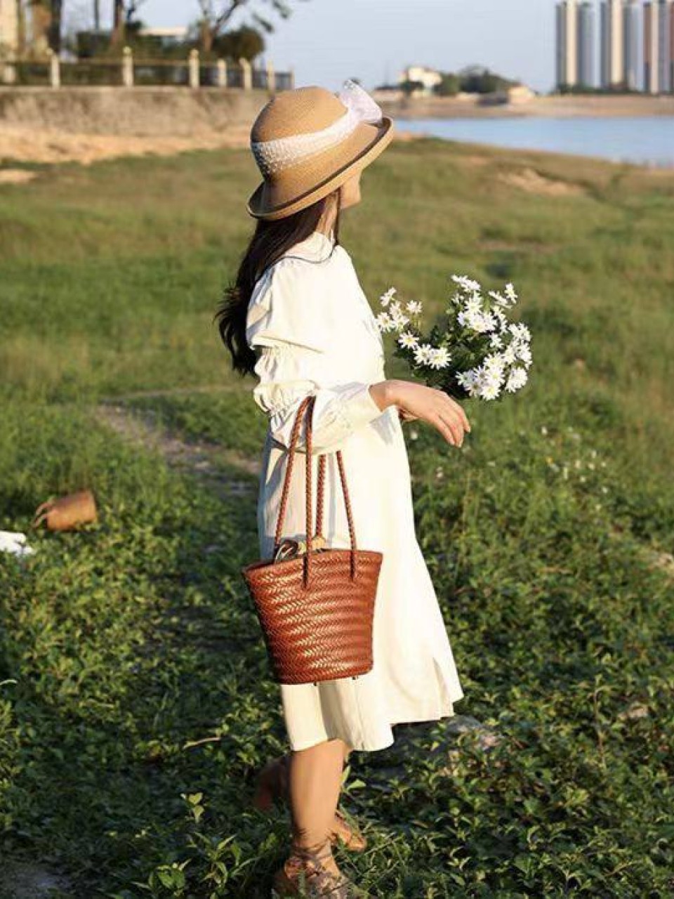 ტყავის ჩანთები