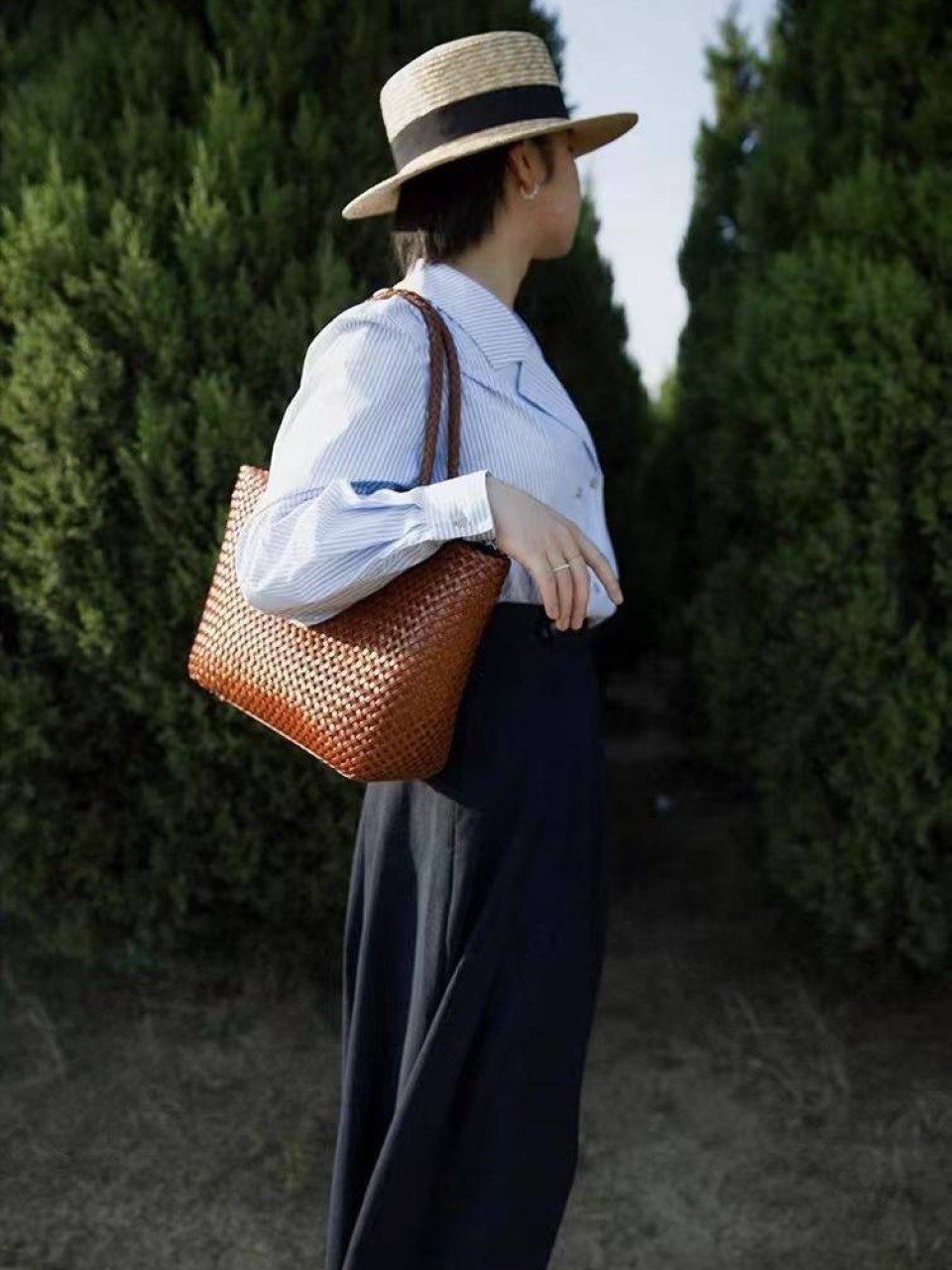 ტყავის ჩანთები