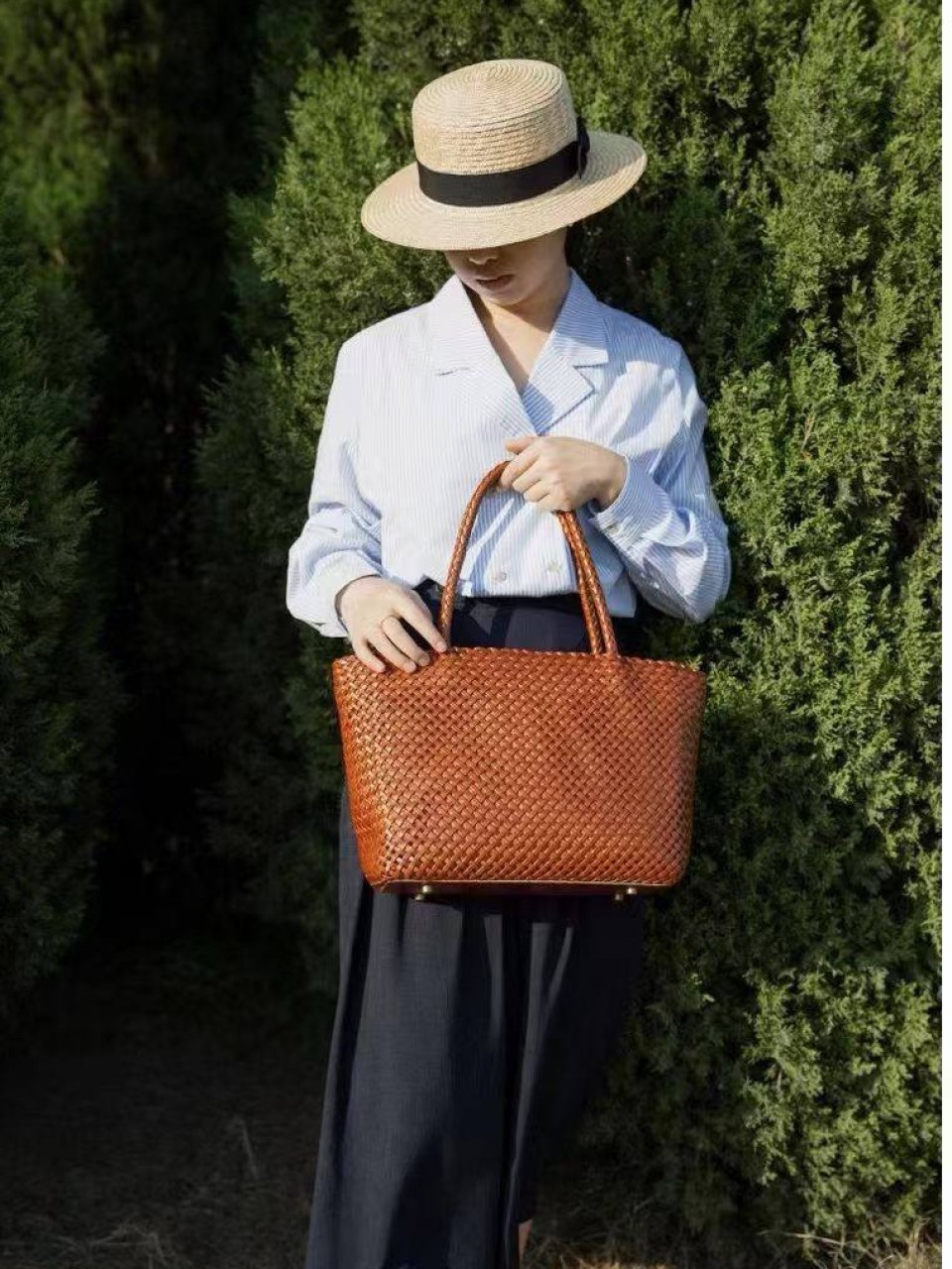 ტყავის ჩანთები