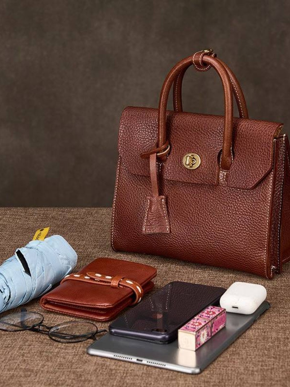 ტყავის ჩანთები