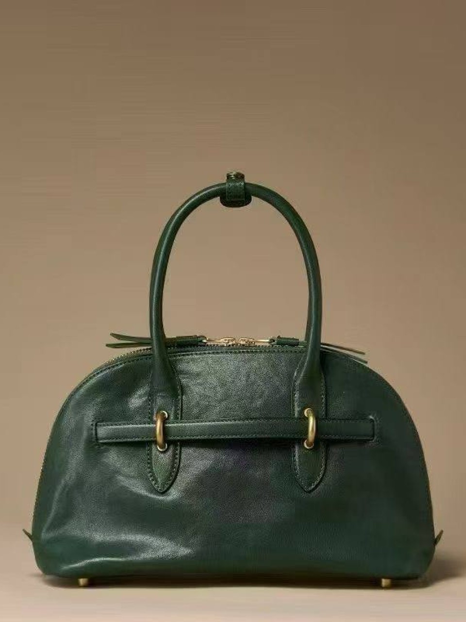 ტყავის ჩანთები