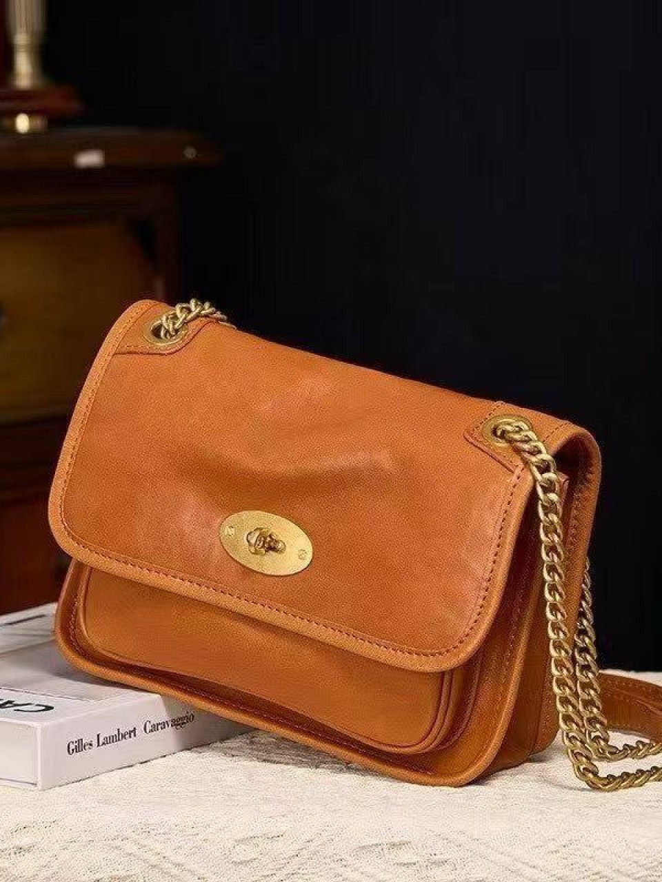 ტყავის ჩანთები