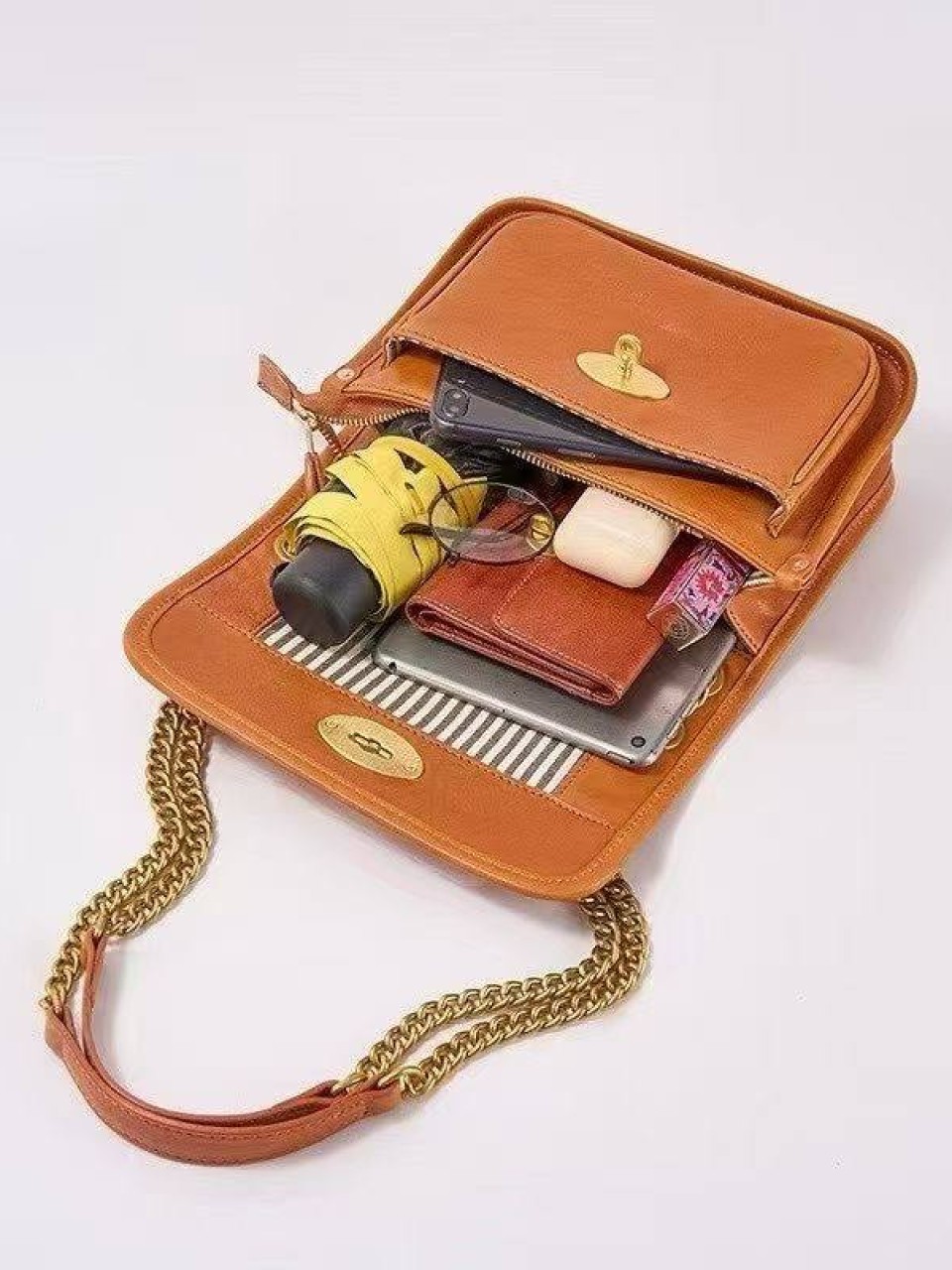 ტყავის ჩანთები