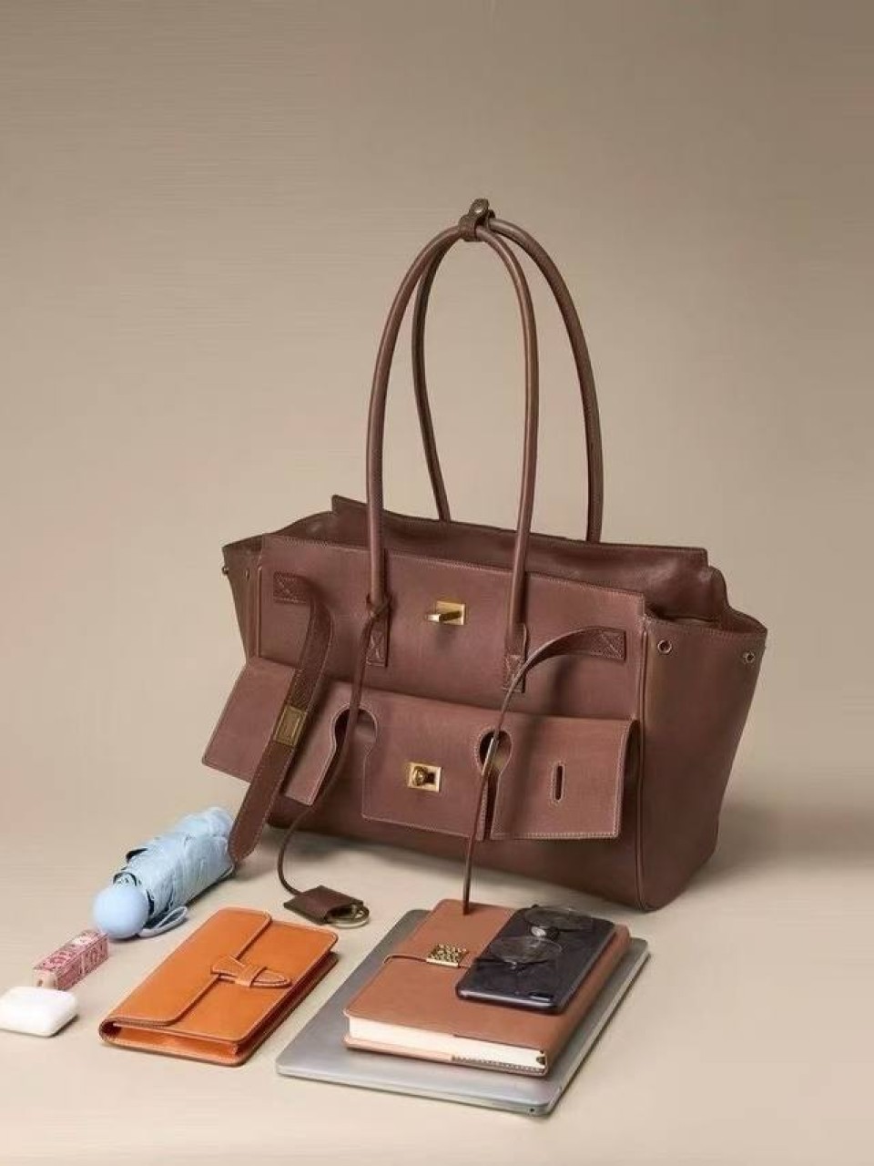 ტყავის ჩანთები