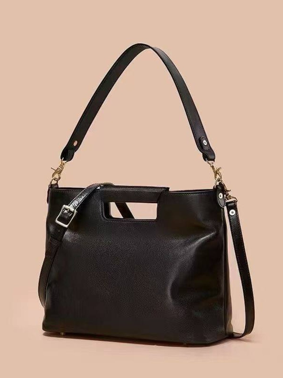 ტყავის ჩანთები