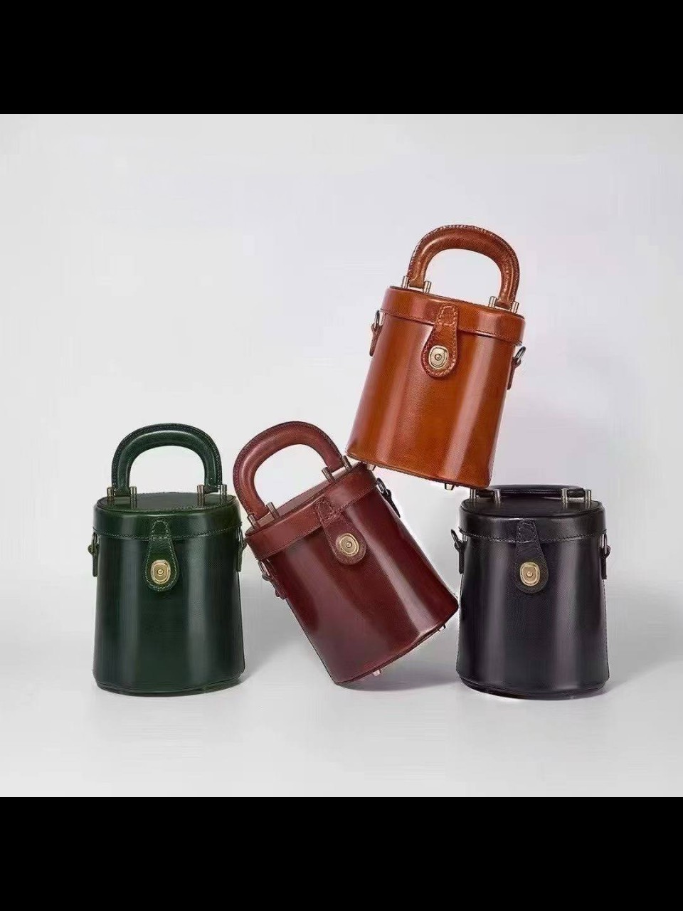 ტყავის ჩანთები