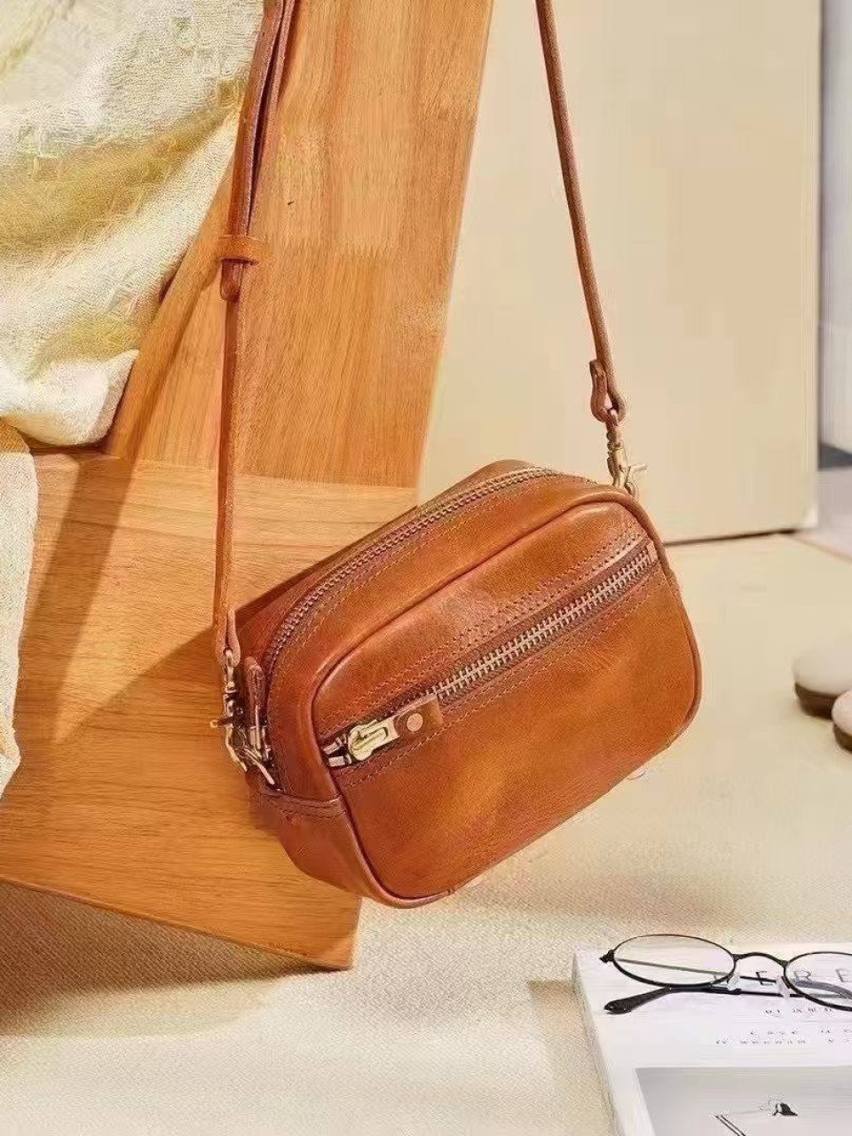 ტყავის ჩანთები