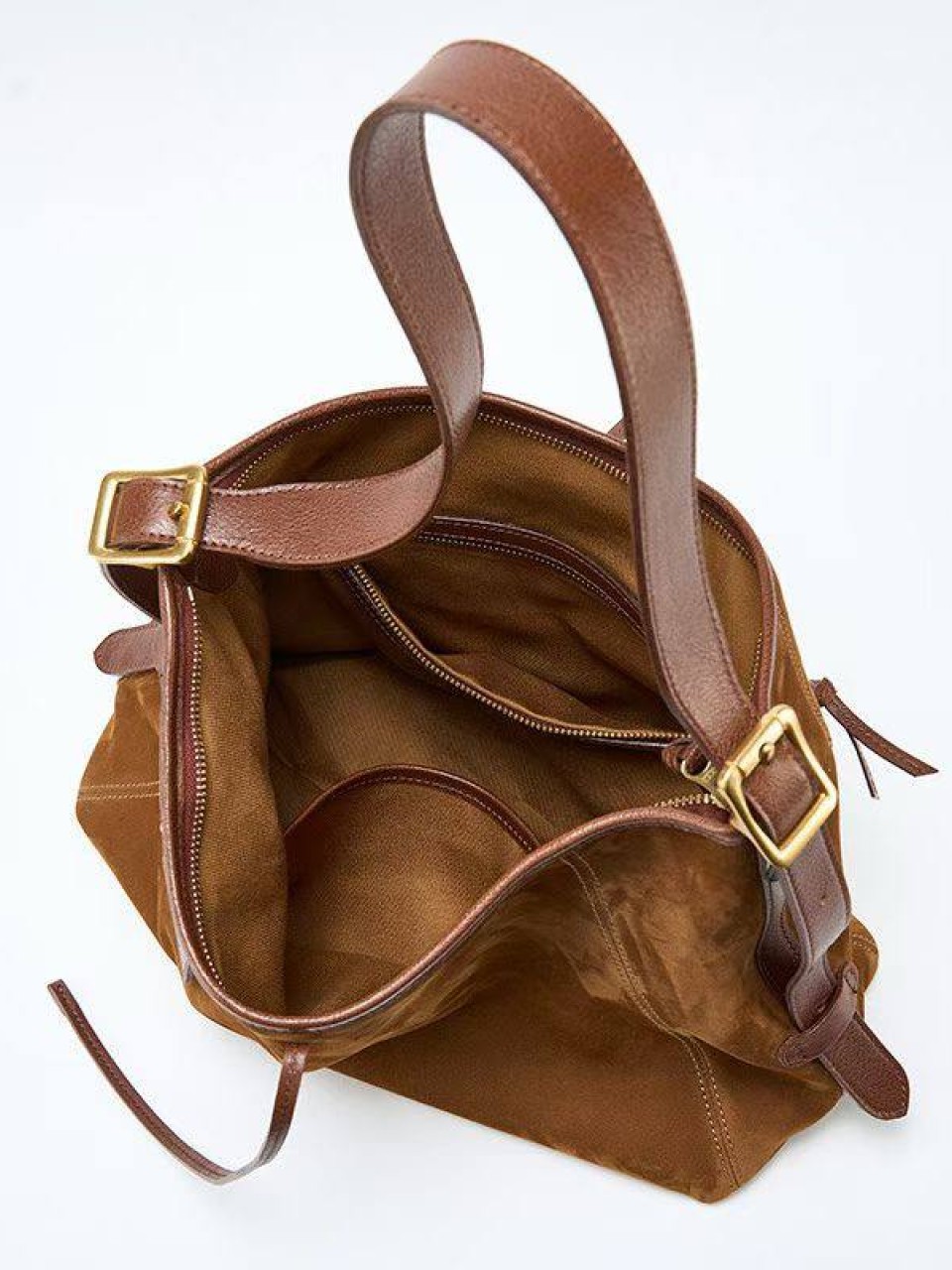 ტყავის ჩანთები