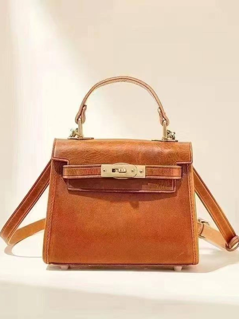 ტყავის ჩანთები