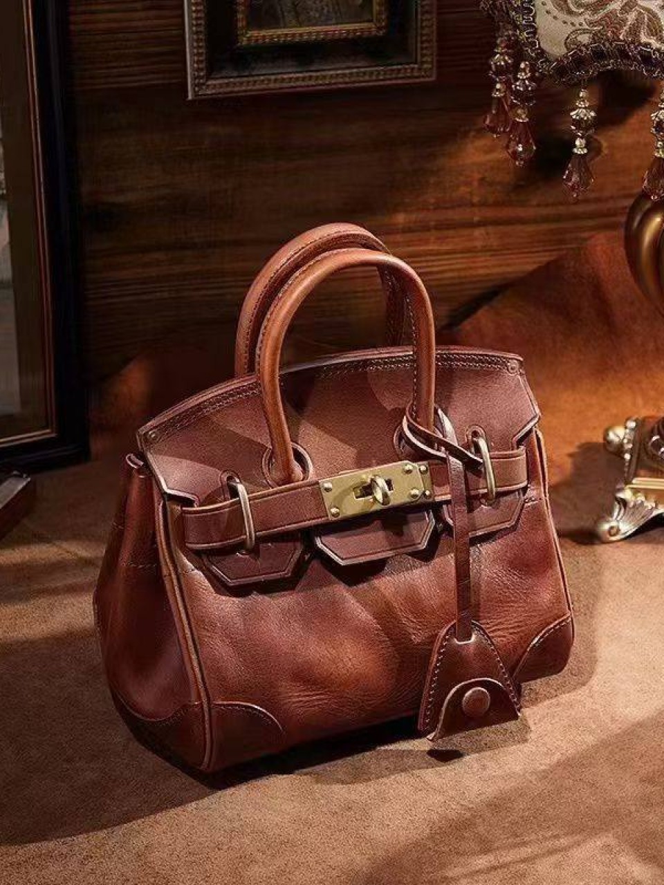 ტყავის ჩანთები