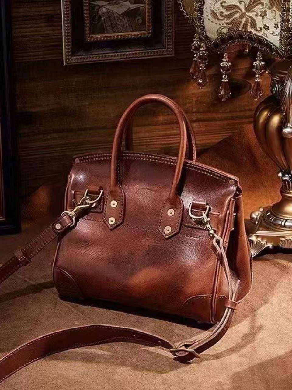 ტყავის ჩანთები