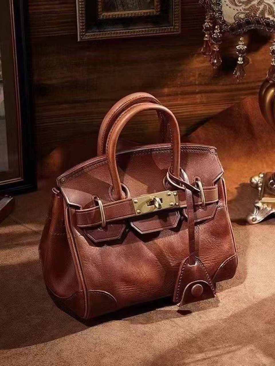 ტყავის ჩანთები