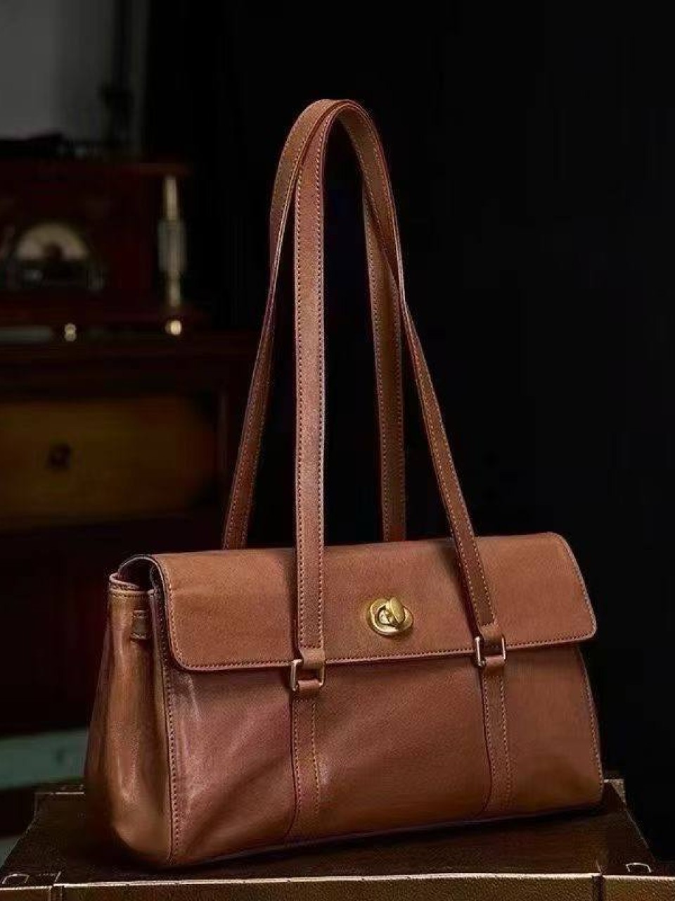 ტყავის ჩანთები