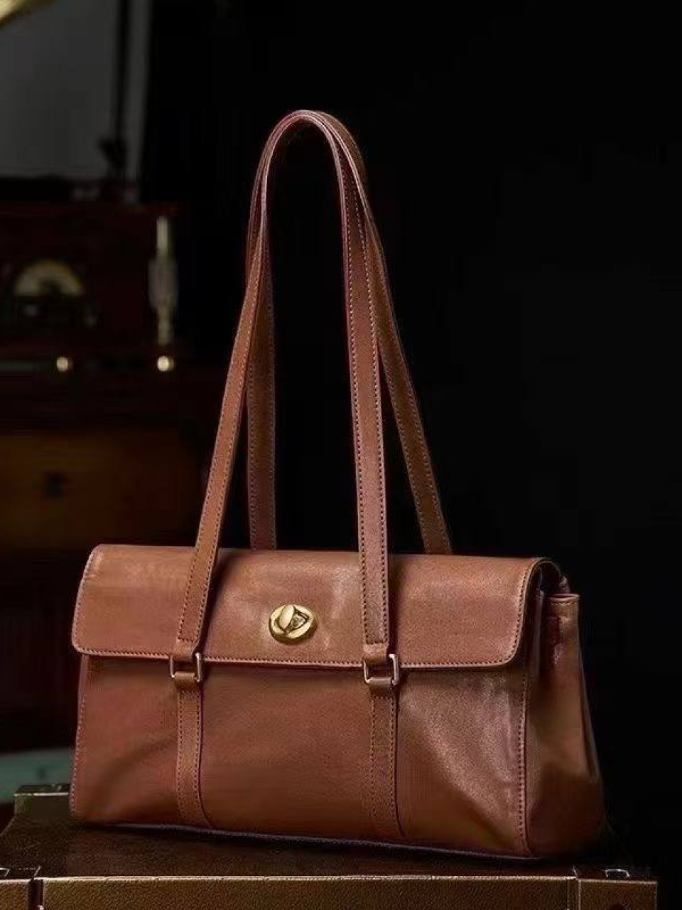 ტყავის ჩანთები