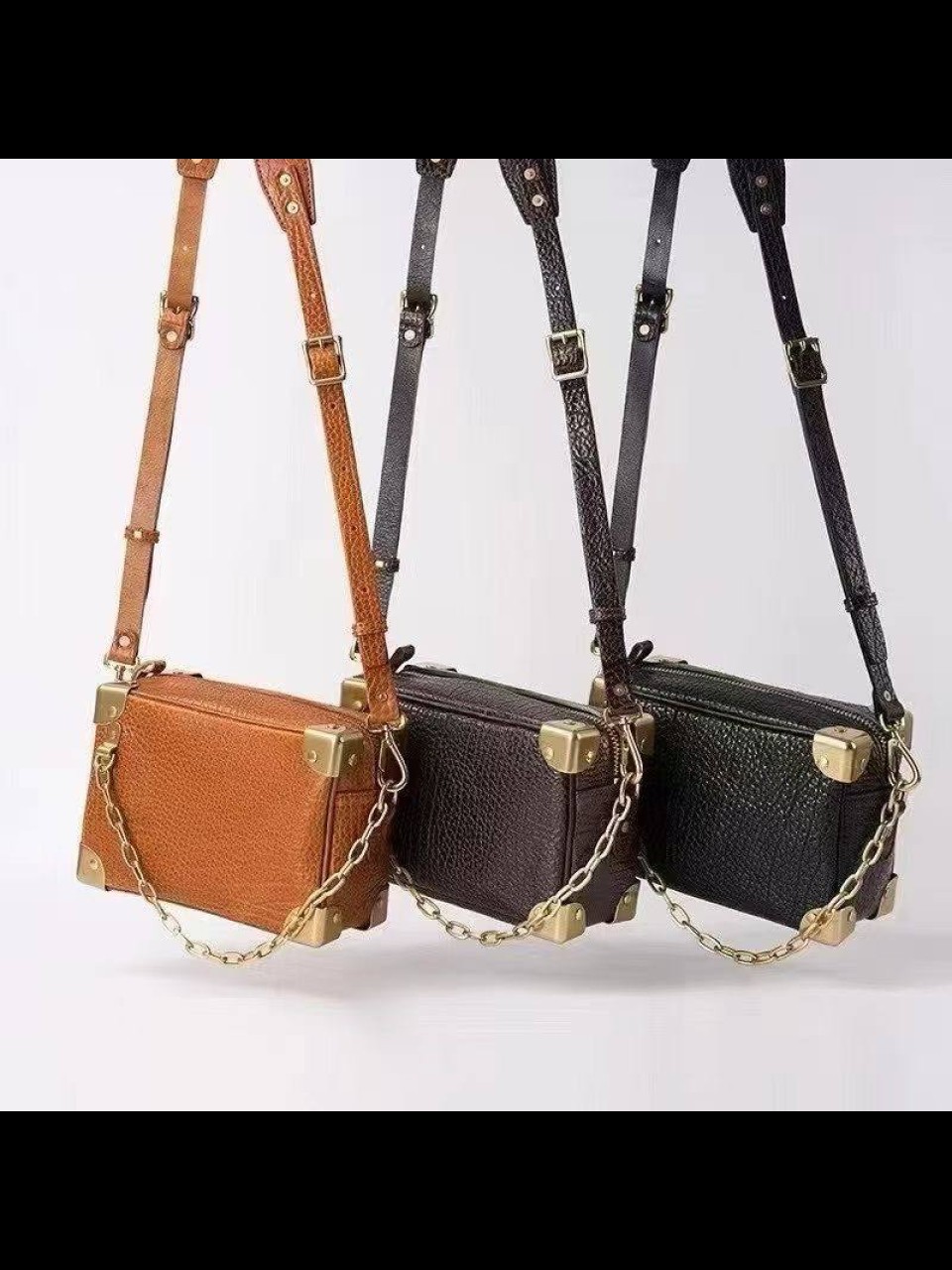 ტყავის ჩანთები