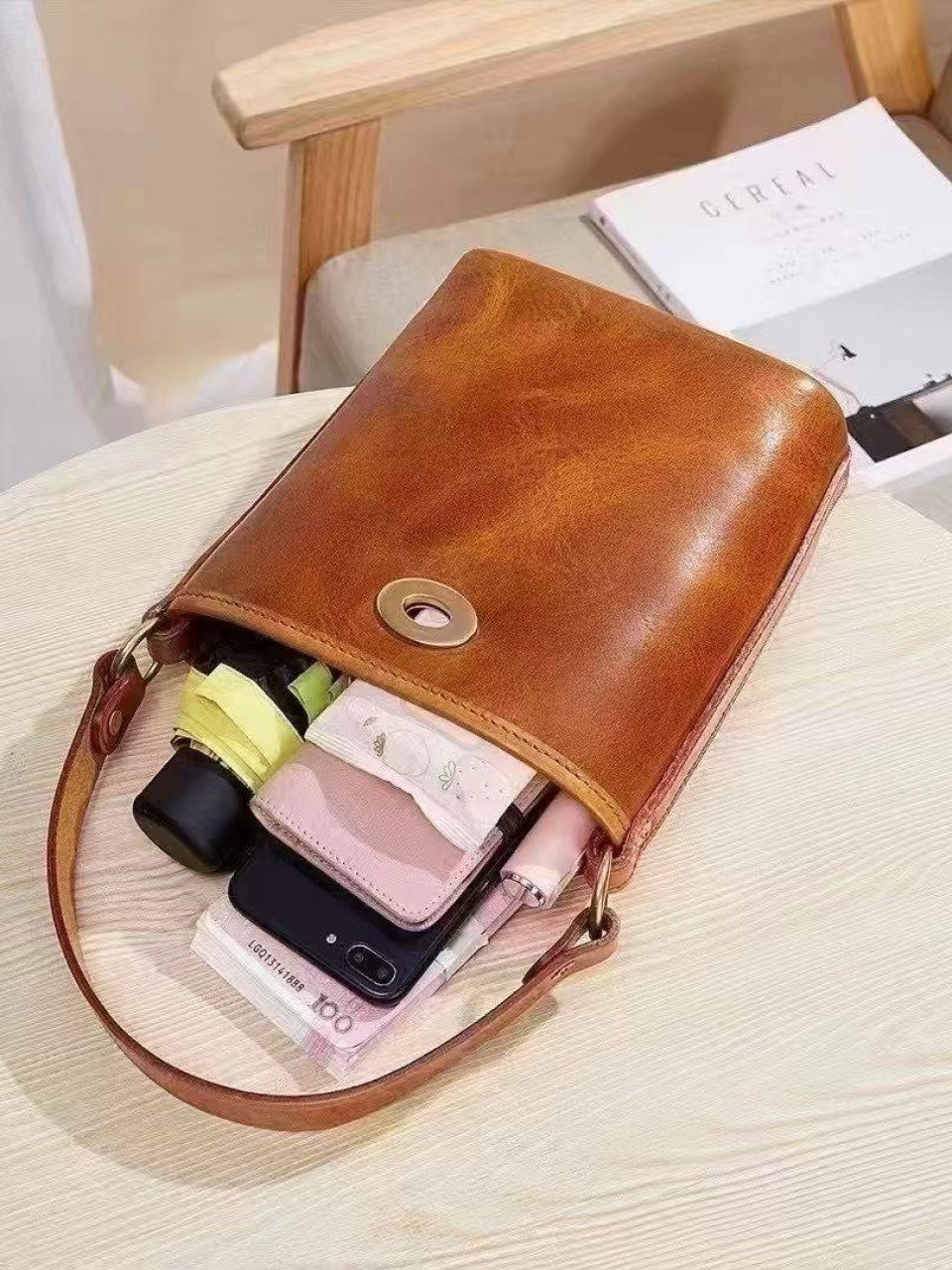 ტყავის ჩანთები