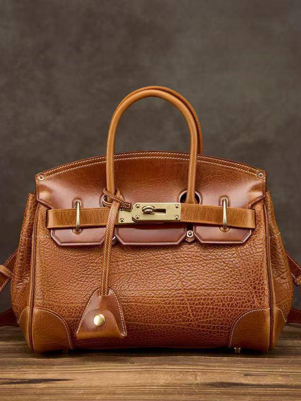 ტყავის ჩანთები