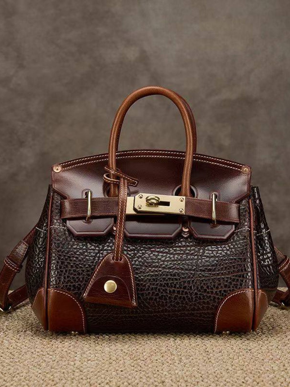 ტყავის ჩანთები