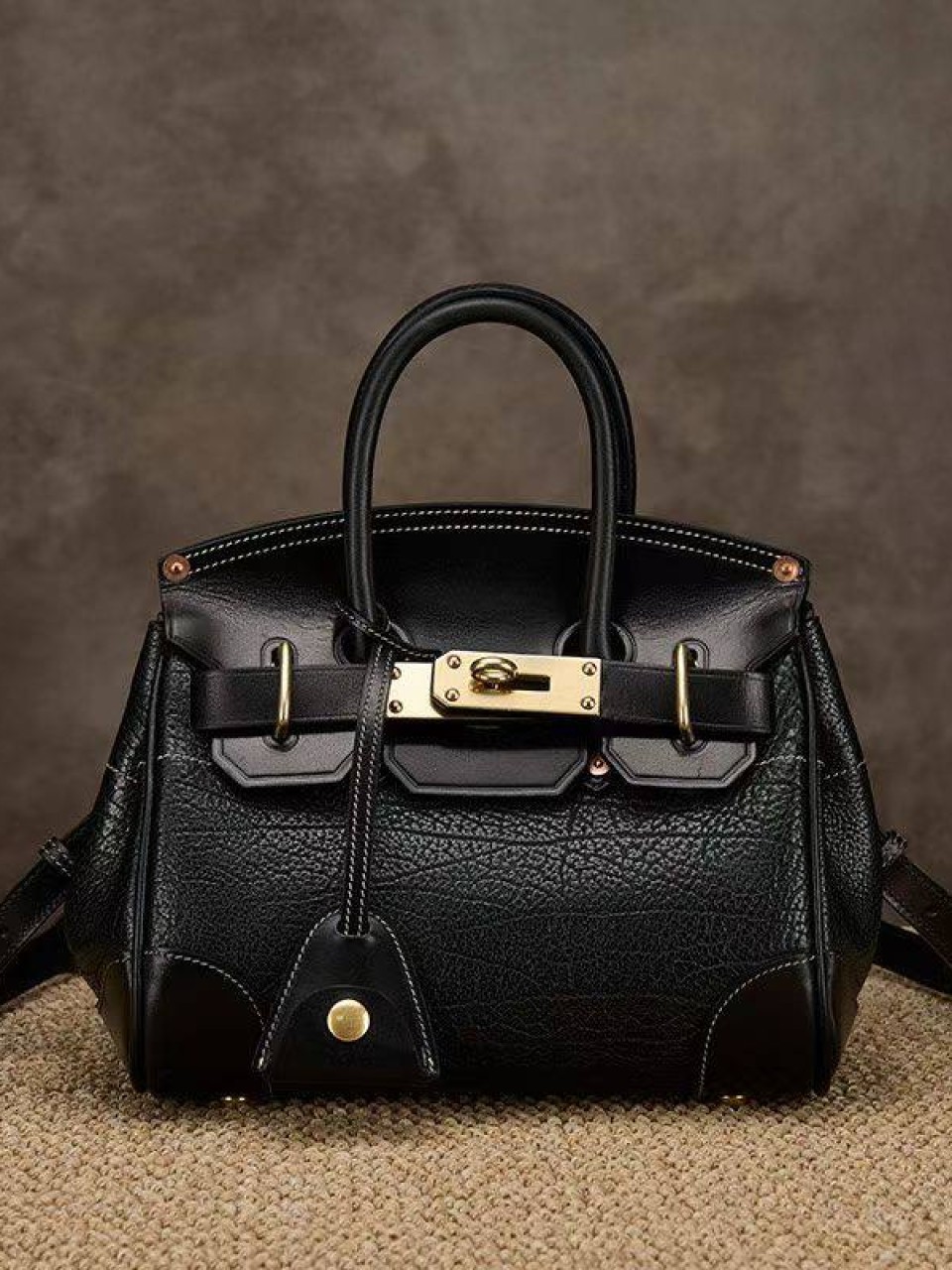 ტყავის ჩანთები