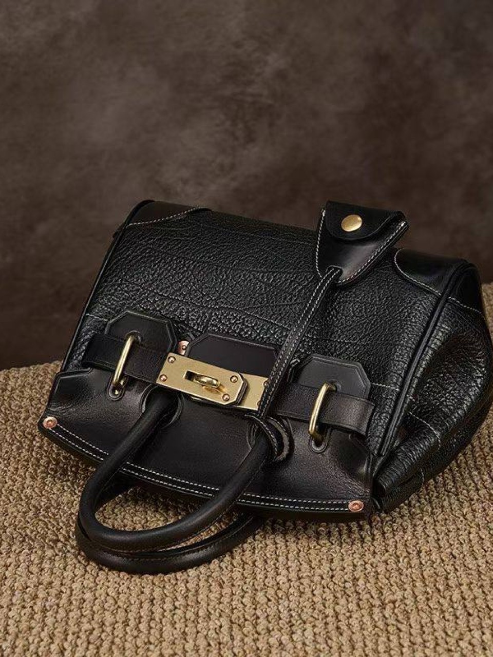 ტყავის ჩანთები