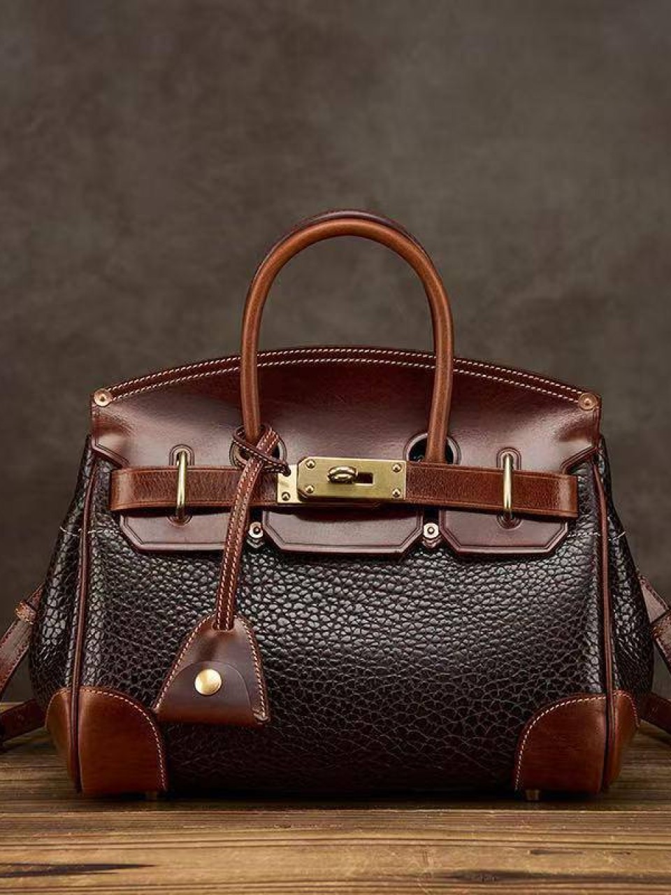 ტყავის ჩანთები