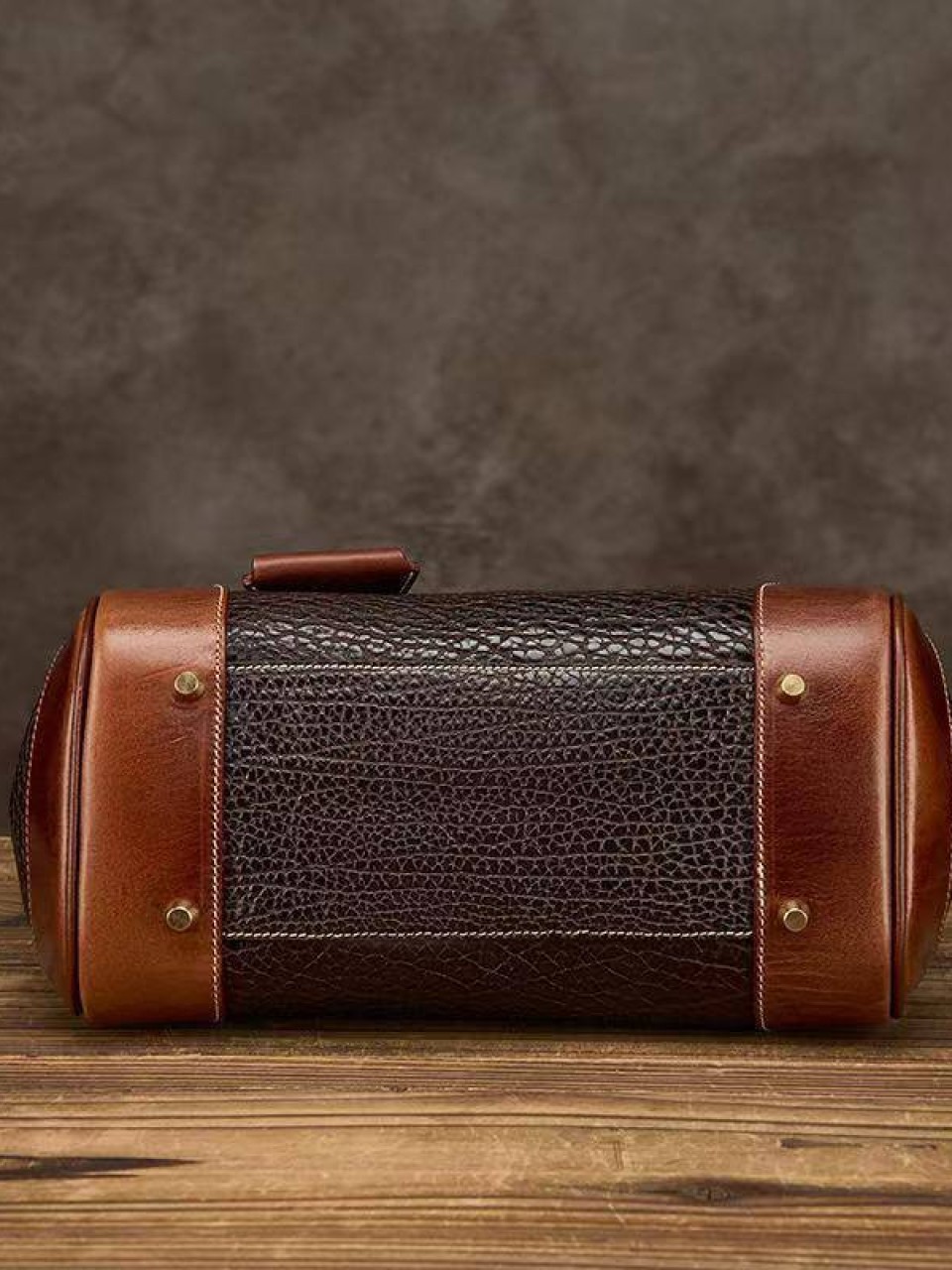 ტყავის ჩანთები