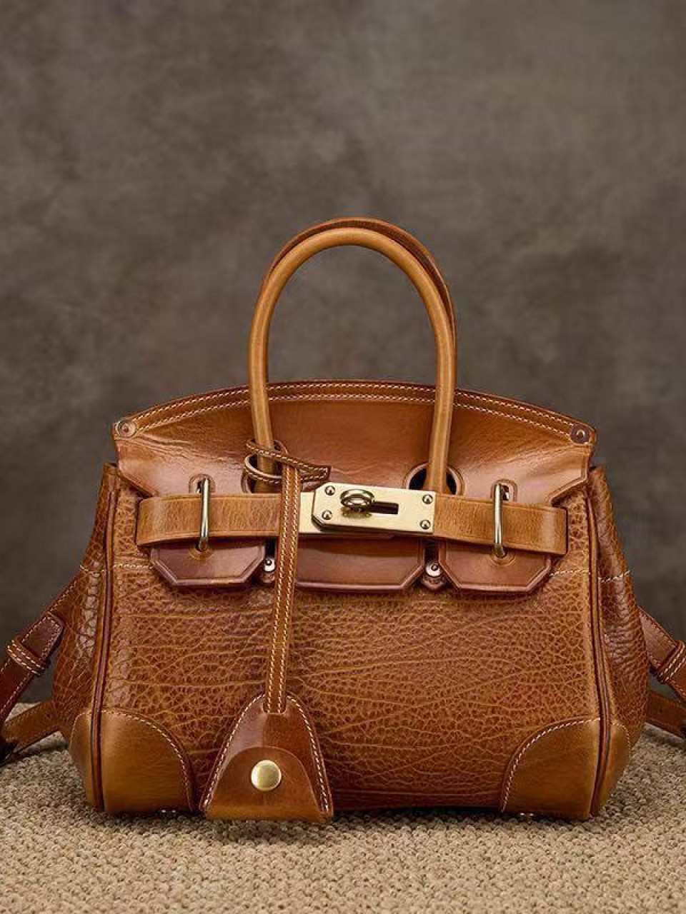 ტყავის ჩანთები