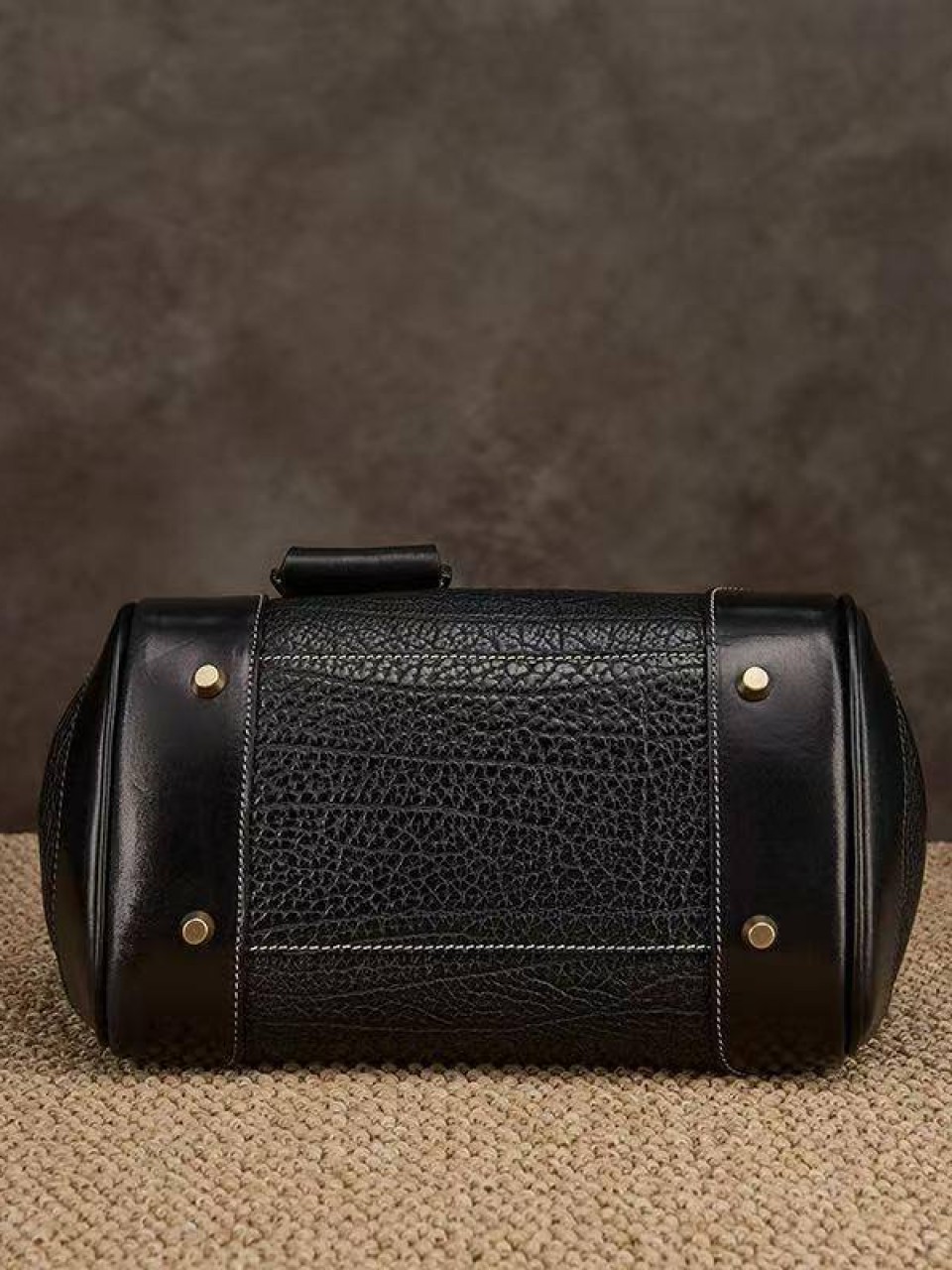 ტყავის ჩანთები