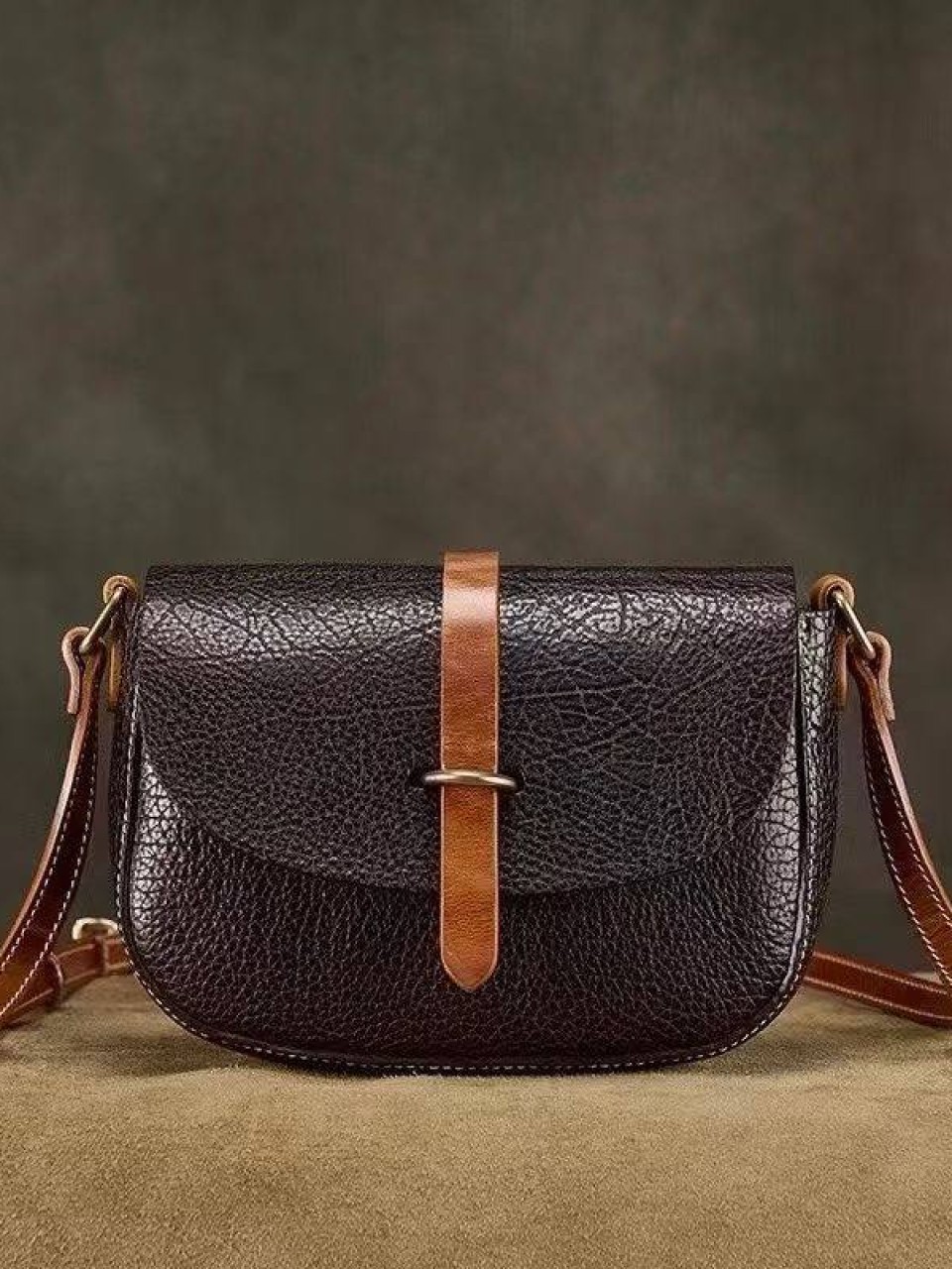 ტყავის ჩანთები