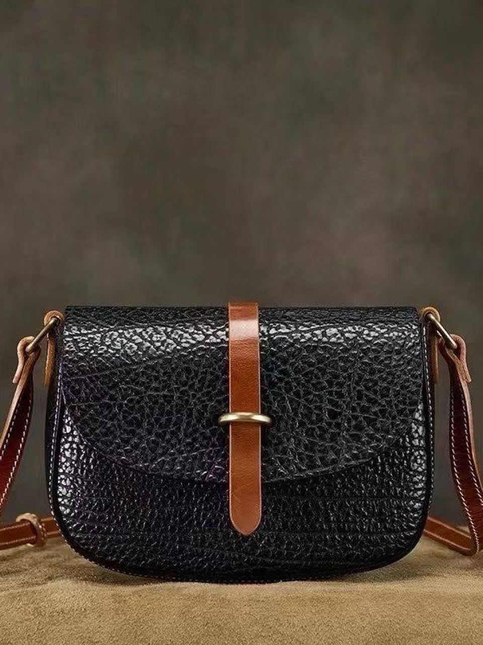 ტყავის ჩანთები