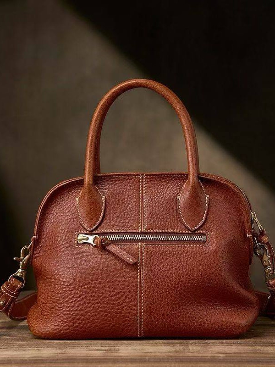 ტყავის ჩანთები