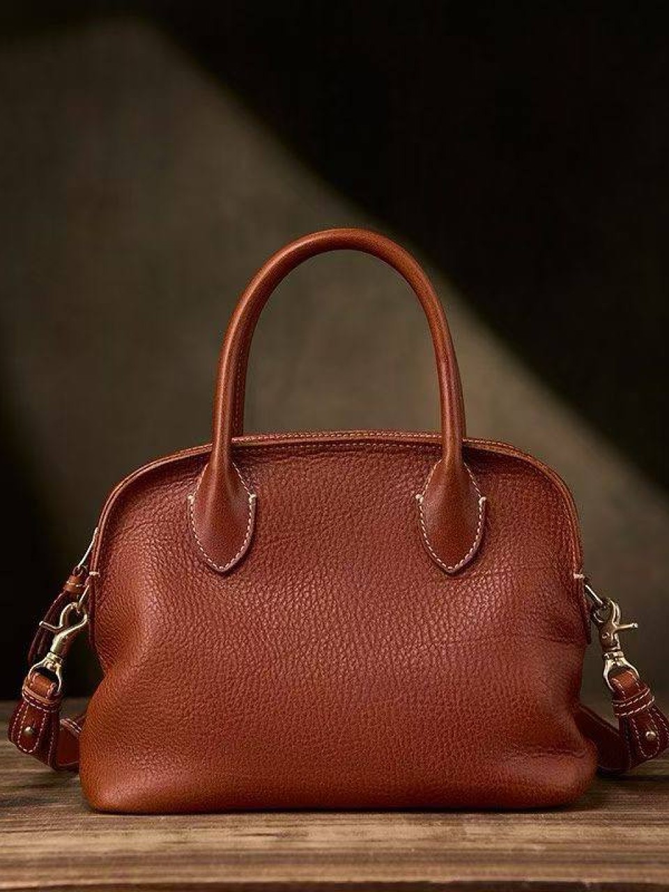 ტყავის ჩანთები