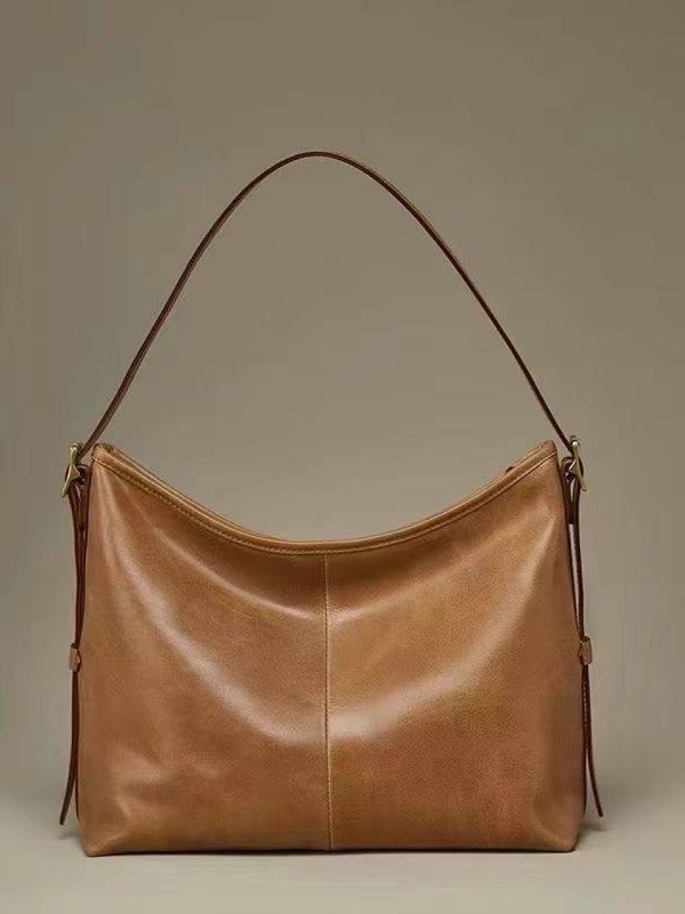 ტყავის ჩანთები