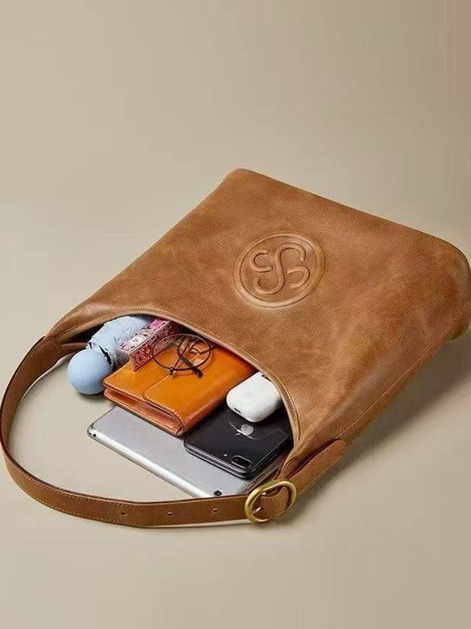 ტყავის ჩანთები