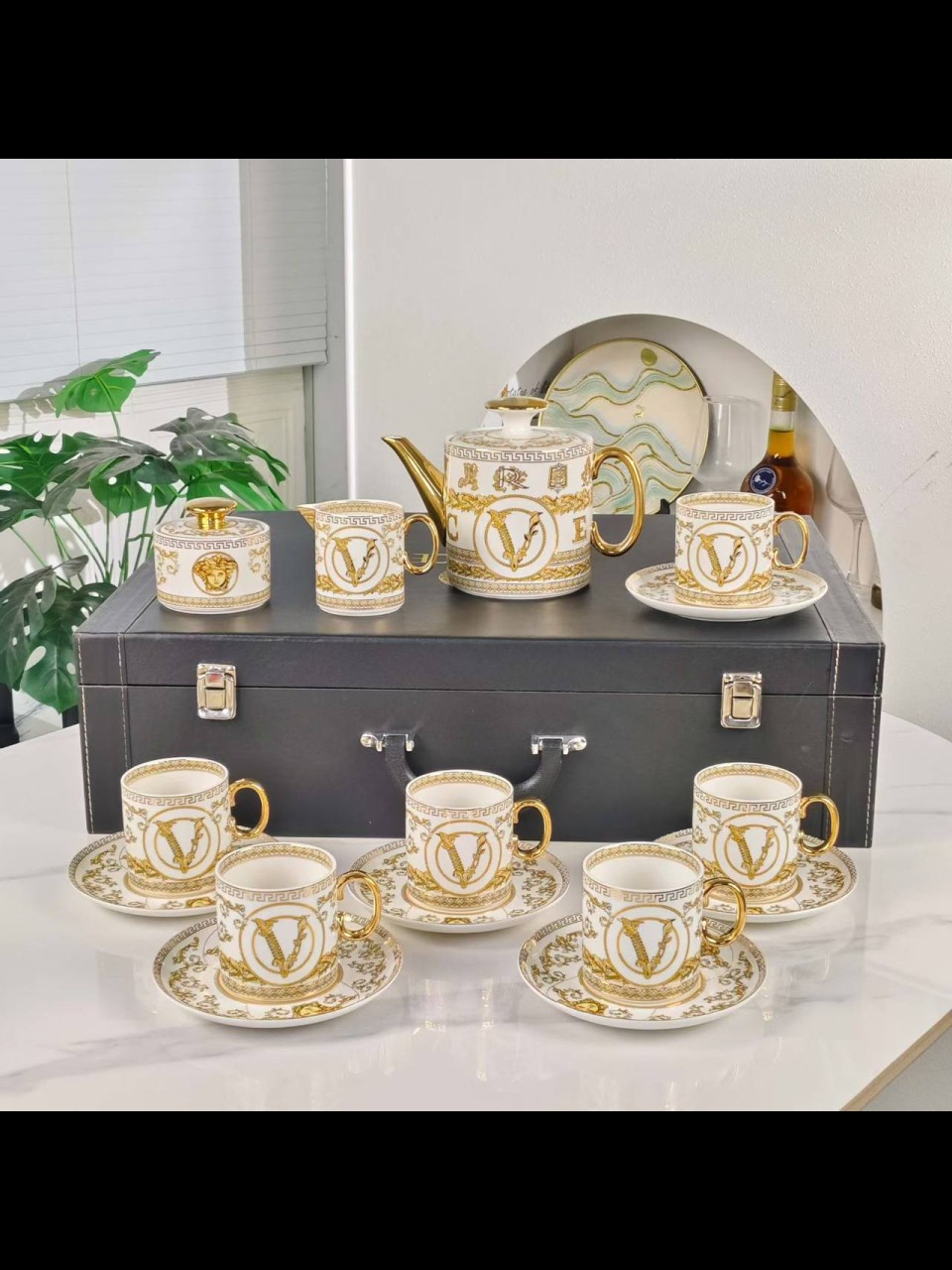 ჭიქების კომპლექტი