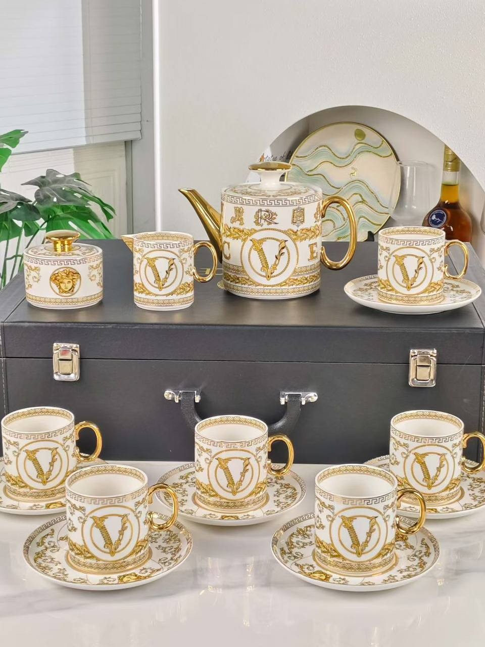 ჭიქების კომპლექტი