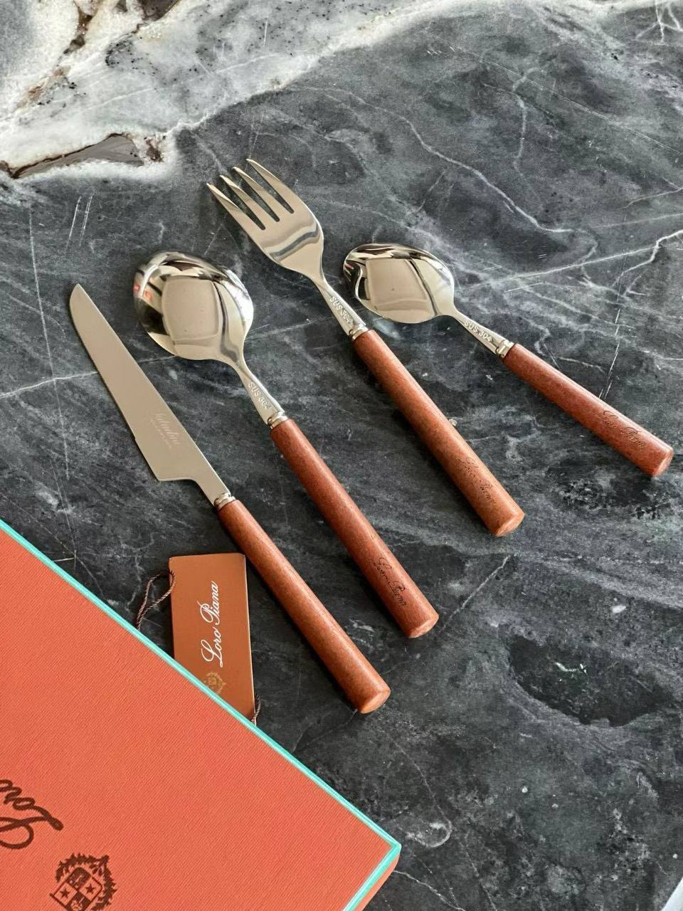 დანა ჩანგლის კომპლექტი