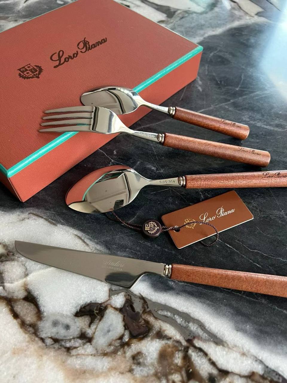 დანა ჩანგლის კომპლექტი