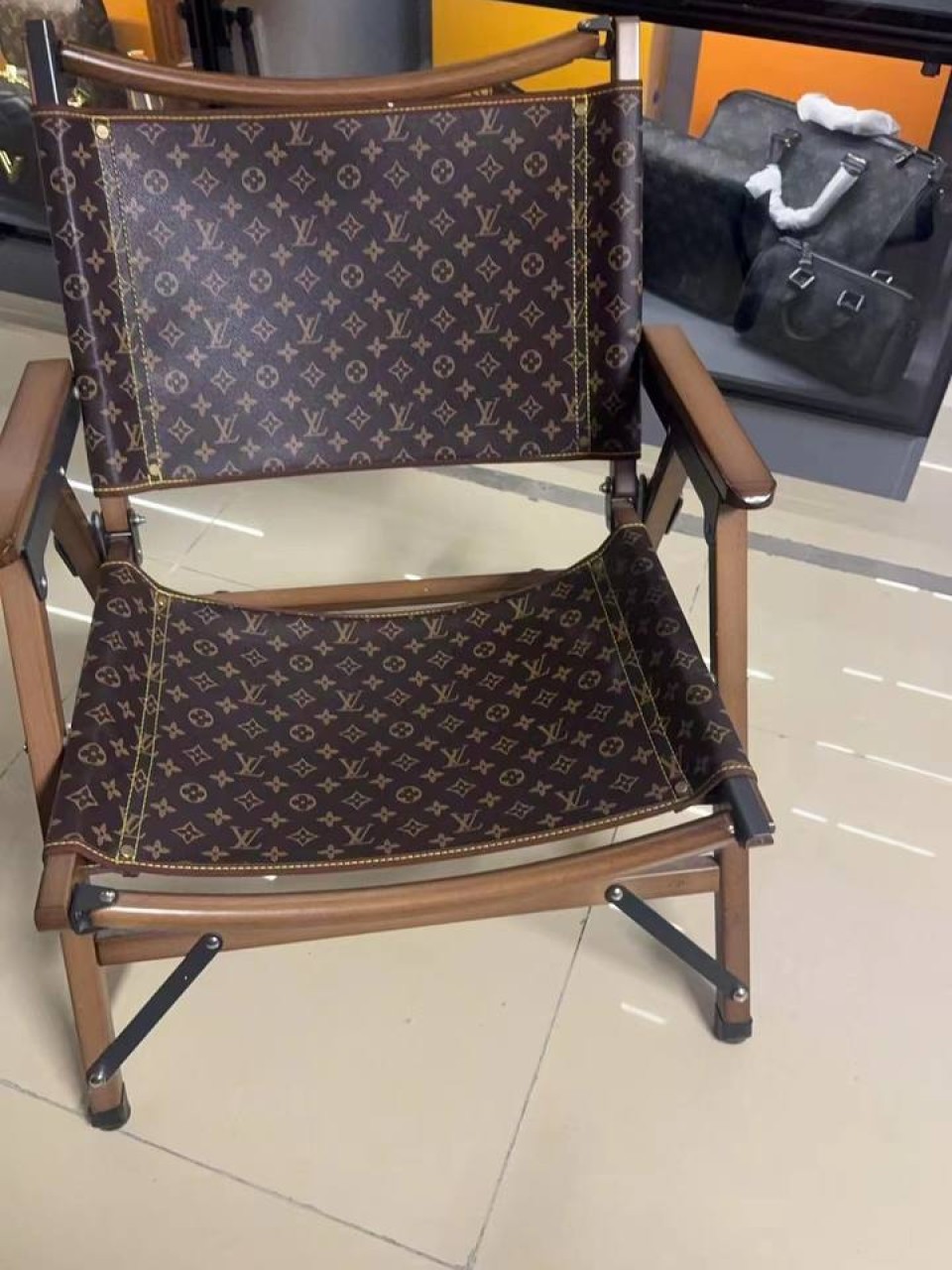 სავარძელი