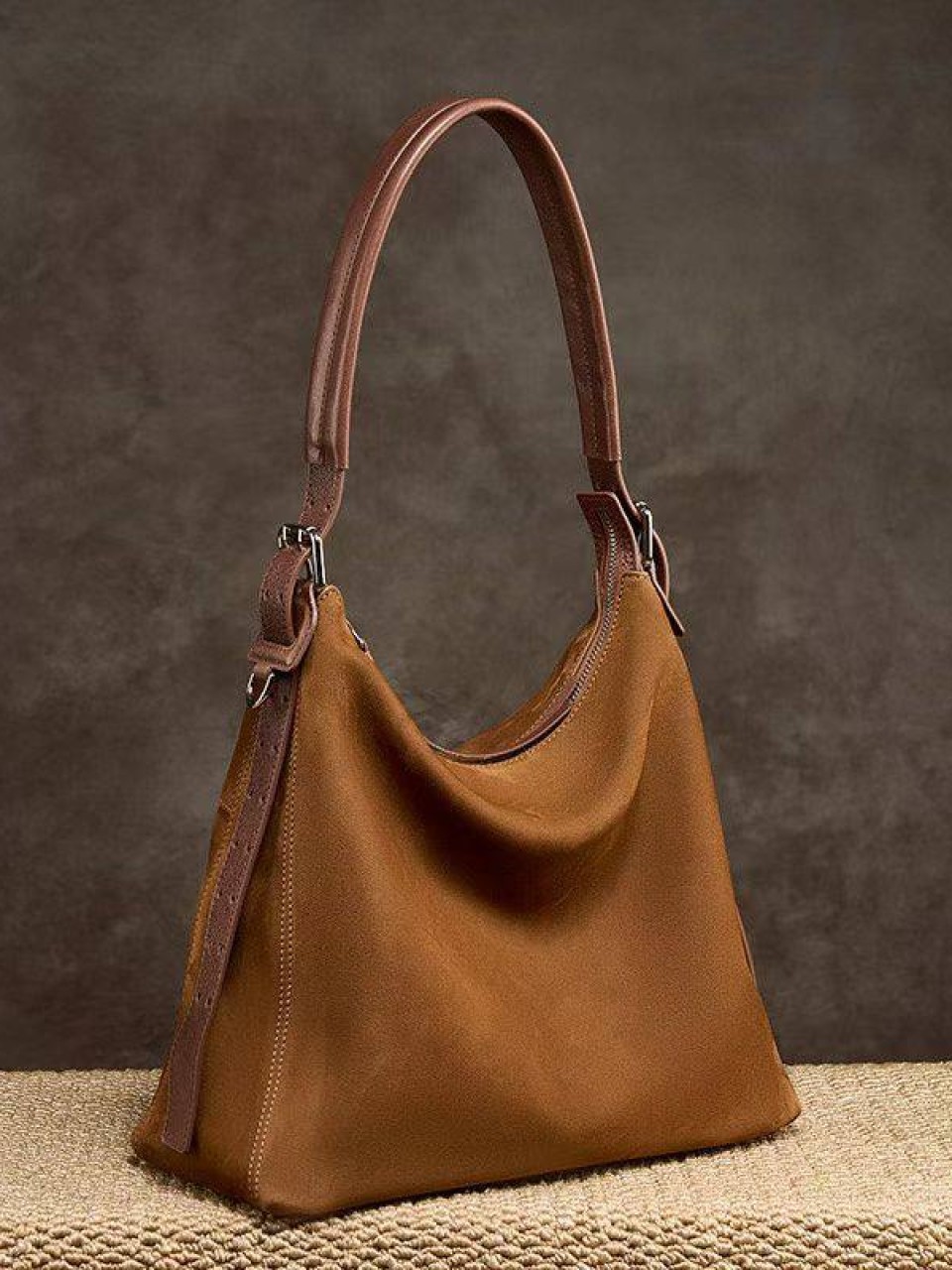 ტყავის ჩანთები