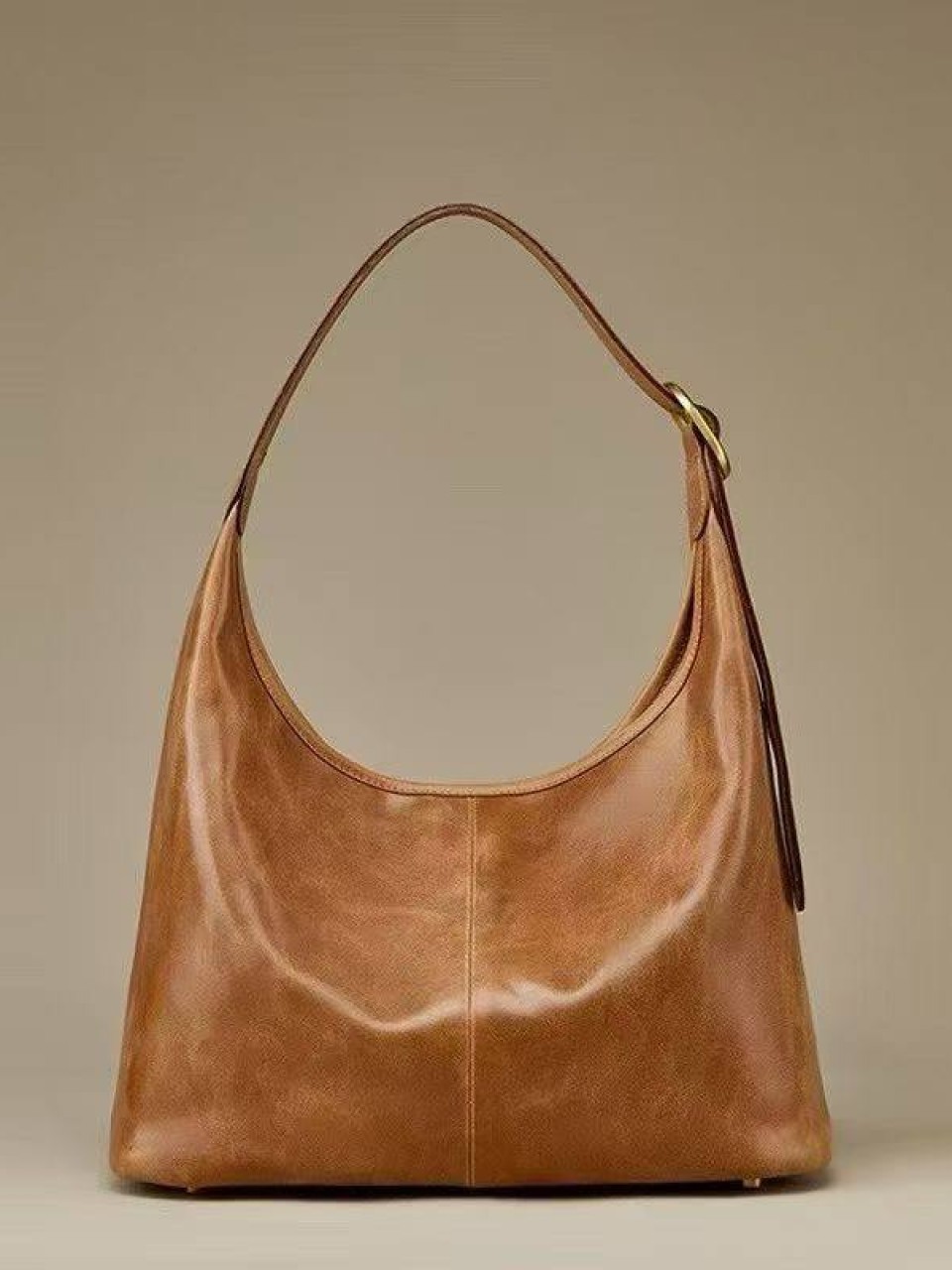 ტყავის ჩანთები