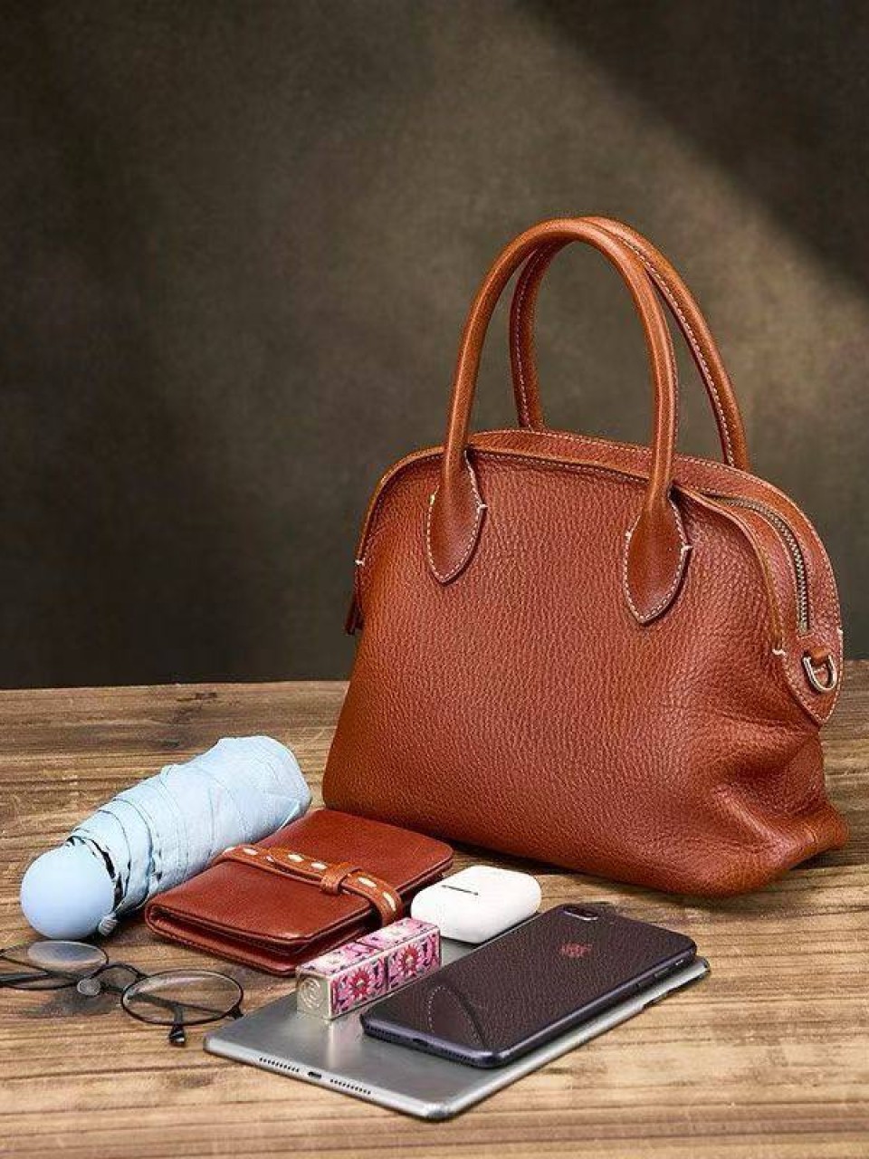 ტყავის ჩანთები