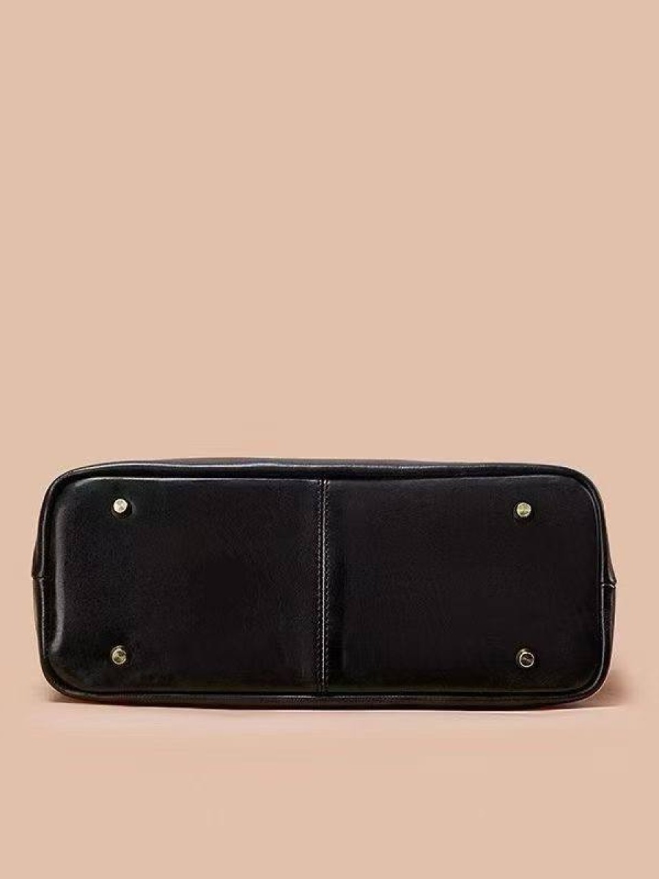 ტყავის ჩანთები